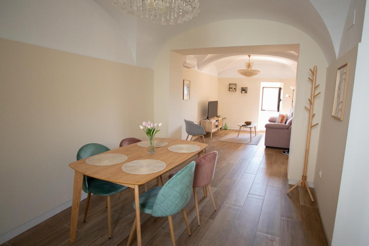 Apartamento Baluarte De Los Pozos Caceres Bagian luar foto